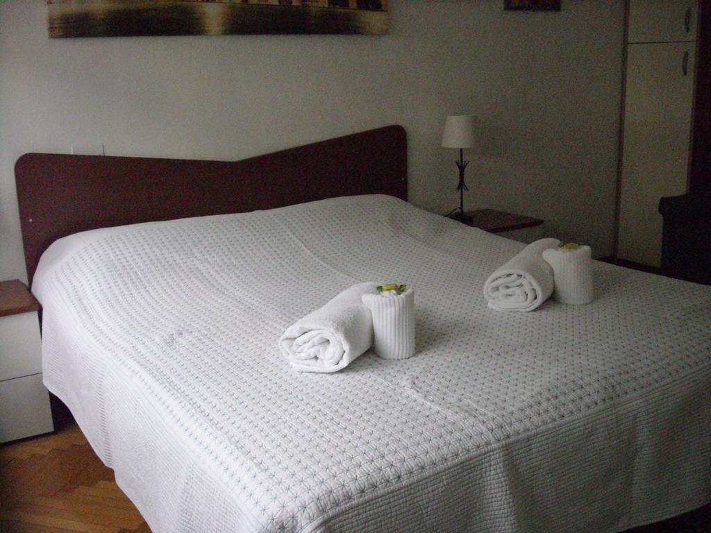 A Casa Di Luca Hotel เวโรนา ภายนอก รูปภาพ