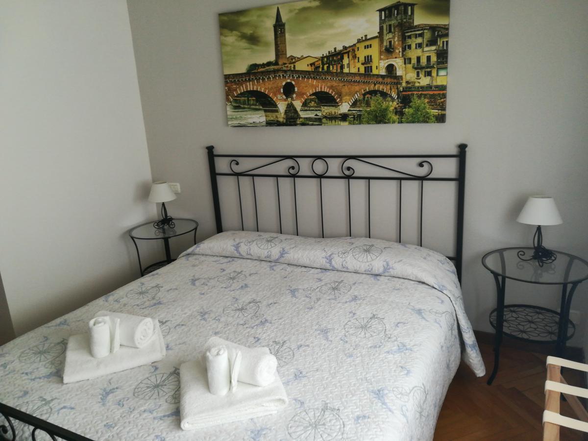 A Casa Di Luca Hotel เวโรนา ภายนอก รูปภาพ