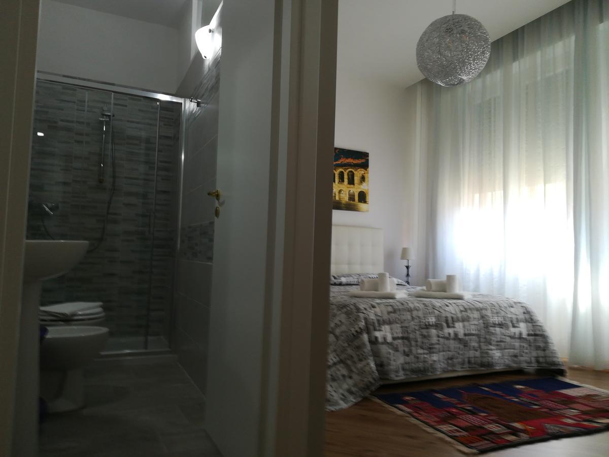 A Casa Di Luca Hotel เวโรนา ภายนอก รูปภาพ