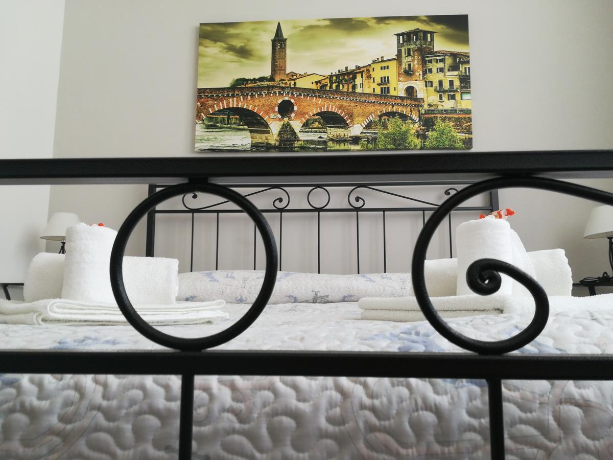 A Casa Di Luca Hotel เวโรนา ภายนอก รูปภาพ