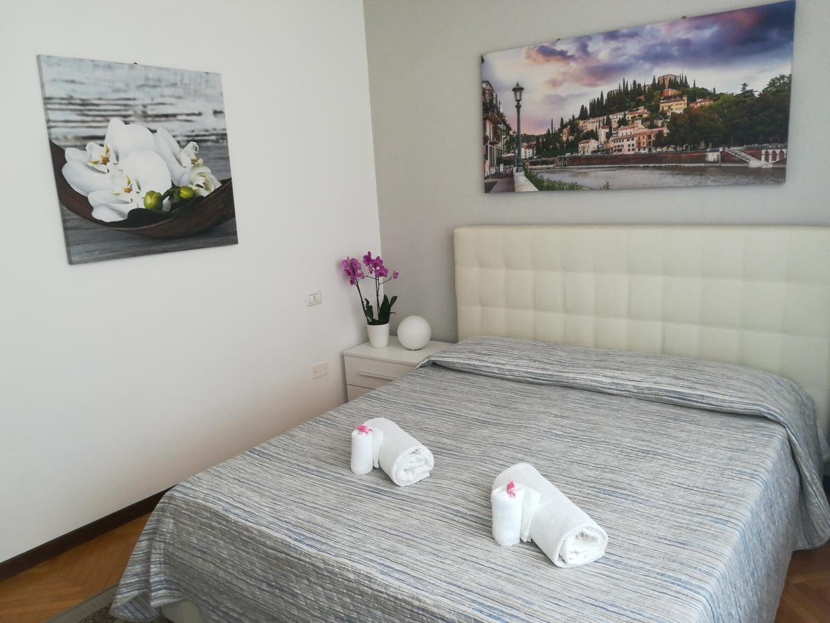 A Casa Di Luca Hotel เวโรนา ภายนอก รูปภาพ